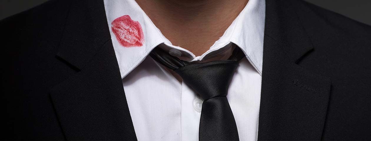 Kiss Mark on Collar